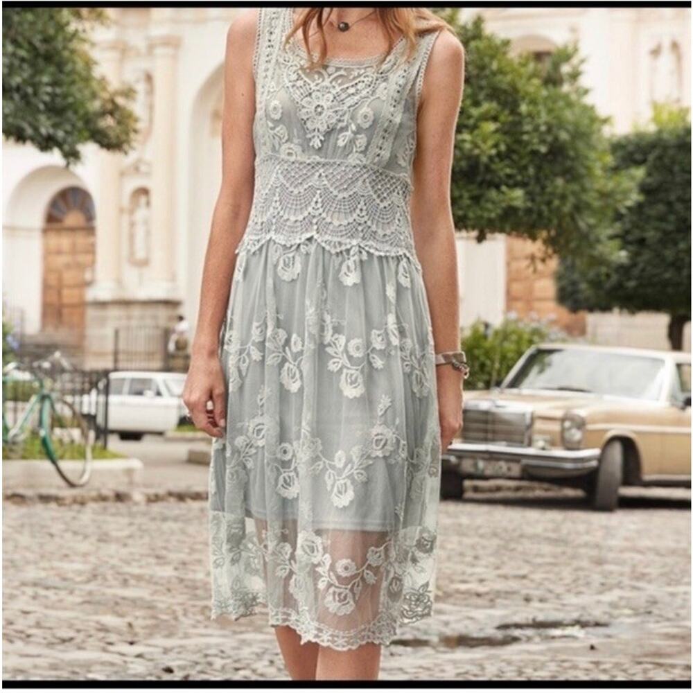 Sundance Love Always Light Gray Lace Dress Chemise and Shawl Size 14